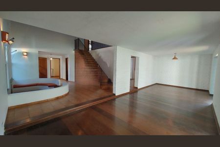 Casa à venda com 290m², 3 quartos e 2 vagas