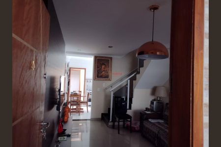 Casa à venda com 68m², 2 quartos e 2 vagas