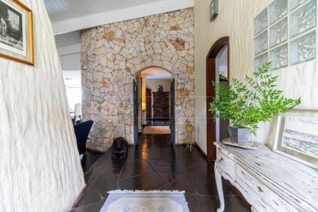 Casa à venda com 300m², 4 quartos e 4 vagas