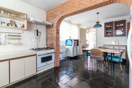 Casa à venda com 300m², 4 quartos e 4 vagas