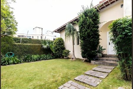 Casa à venda com 300m², 4 quartos e 4 vagas