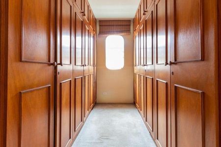 Casa à venda com 300m², 4 quartos e 4 vagas