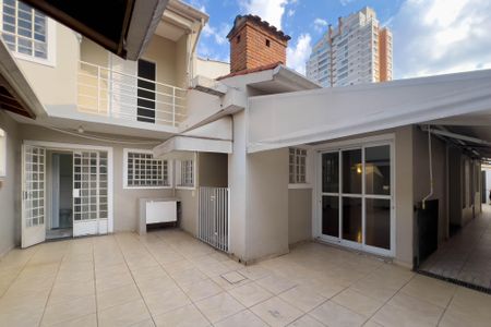 Casa à venda com 260m², 4 quartos e 4 vagas Casa à venda com 260m², 4 quartos e 4 vagasÁrea Externa
