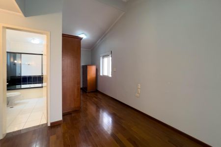 Casa à venda com 260m², 4 quartos e 4 vagas Casa à venda com 260m², 4 quartos e 4 vagasSuíte