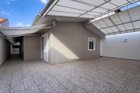 Casa à venda com 260m², 4 quartos e 4 vagas Casa à venda com 260m², 4 quartos e 4 vagasÁrea Externa
