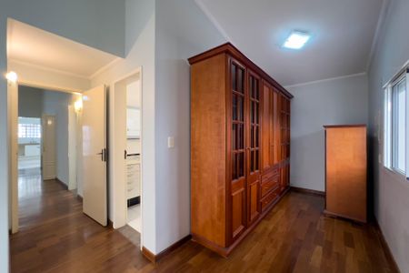 Casa à venda com 260m², 4 quartos e 4 vagas Casa à venda com 260m², 4 quartos e 4 vagasSuíte