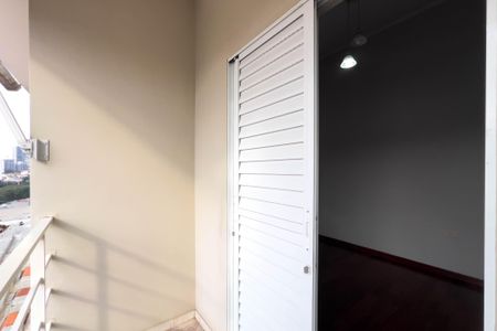 Casa à venda com 260m², 4 quartos e 4 vagas Casa à venda com 260m², 4 quartos e 4 vagasVaranda do Quarto 3