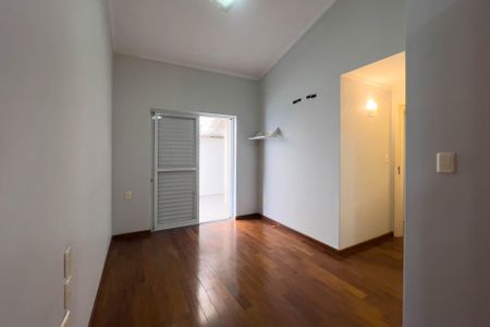 Casa à venda com 260m², 4 quartos e 4 vagas Casa à venda com 260m², 4 quartos e 4 vagasSuíte