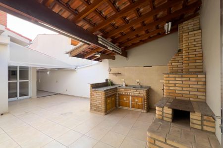 Casa à venda com 260m², 4 quartos e 4 vagas Casa à venda com 260m², 4 quartos e 4 vagasÁrea Externa