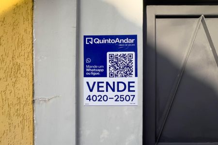 Casa à venda com 260m², 4 quartos e 4 vagas Casa à venda com 260m², 4 quartos e 4 vagasPlaca