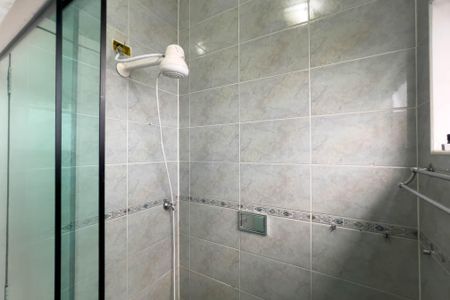 Casa à venda com 260m², 4 quartos e 4 vagas Casa à venda com 260m², 4 quartos e 4 vagasBanheiro Social