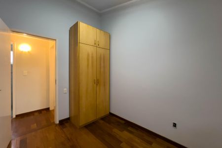 Casa à venda com 260m², 4 quartos e 4 vagas Casa à venda com 260m², 4 quartos e 4 vagasQuarto 1