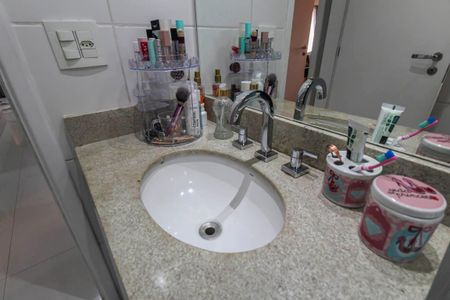 Apartamento à venda com 128m², 3 quartos e 2 vagas Apartamento à venda com 128m², 3 quartos e 2 vagasBanheiro