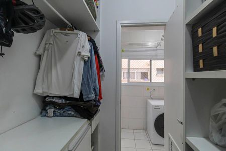 Apartamento à venda com 128m², 3 quartos e 2 vagas Apartamento à venda com 128m², 3 quartos e 2 vagasÁrea de Serviço