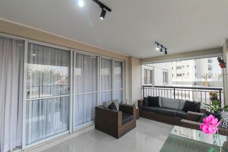 Apartamento à venda com 128m², 3 quartos e 2 vagas Apartamento à venda com 128m², 3 quartos e 2 vagasVaranda da Sala