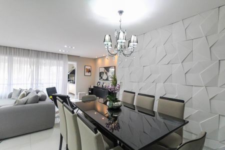 Apartamento à venda com 128m², 3 quartos e 2 vagas Apartamento à venda com 128m², 3 quartos e 2 vagasSala de Jantar