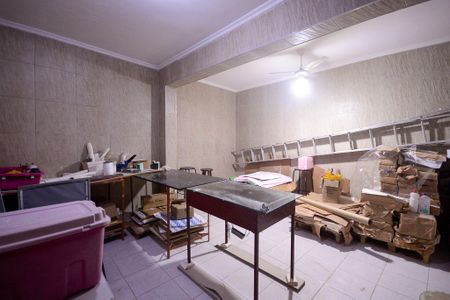 Casa à venda com 375m², 5 quartos e 3 vagas Casa à venda com 375m², 5 quartos e 3 vagasEdícula - Quarto