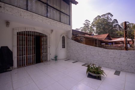 Casa à venda com 375m², 5 quartos e 3 vagas Casa à venda com 375m², 5 quartos e 3 vagasSala - Varanda