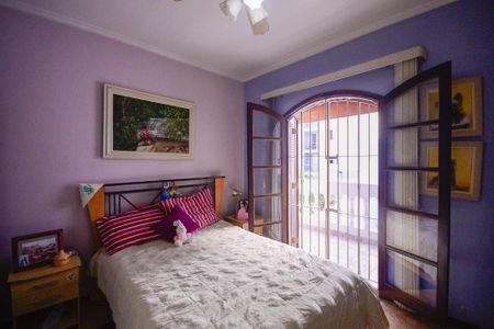 Casa à venda com 375m², 5 quartos e 3 vagas Casa à venda com 375m², 5 quartos e 3 vagasQuarto 3 - Suite