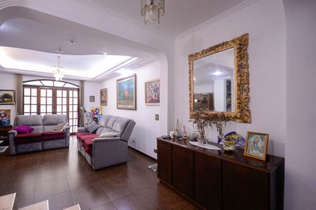 Casa à venda com 375m², 5 quartos e 3 vagas Casa à venda com 375m², 5 quartos e 3 vagasSala