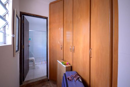 Casa à venda com 375m², 5 quartos e 3 vagas Casa à venda com 375m², 5 quartos e 3 vagasQuarto 3 - Suite