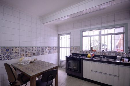 Casa à venda com 375m², 5 quartos e 3 vagas Casa à venda com 375m², 5 quartos e 3 vagasCozinha