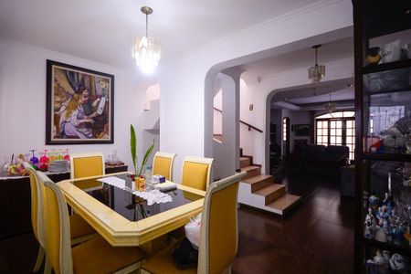 Casa à venda com 375m², 5 quartos e 3 vagas Casa à venda com 375m², 5 quartos e 3 vagasSala de Jantar