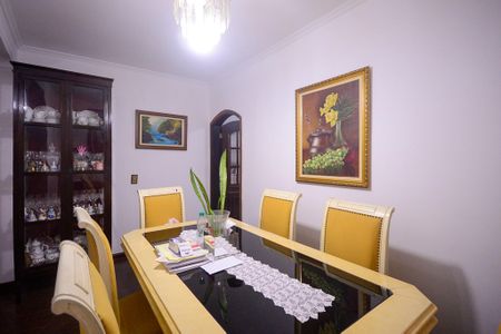 Casa à venda com 375m², 5 quartos e 3 vagas Casa à venda com 375m², 5 quartos e 3 vagasSala de Jantar