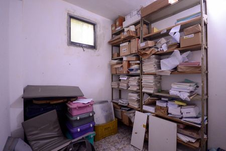 Casa à venda com 375m², 5 quartos e 3 vagas Casa à venda com 375m², 5 quartos e 3 vagasEdícula - Quarto