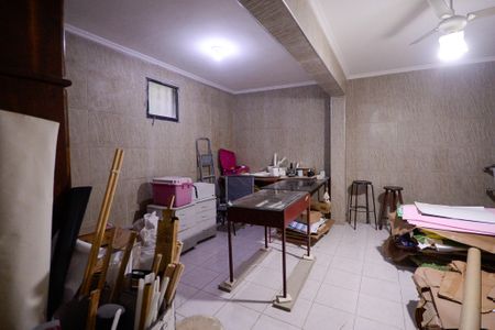 Casa à venda com 375m², 5 quartos e 3 vagas Casa à venda com 375m², 5 quartos e 3 vagasEdícula - Quarto