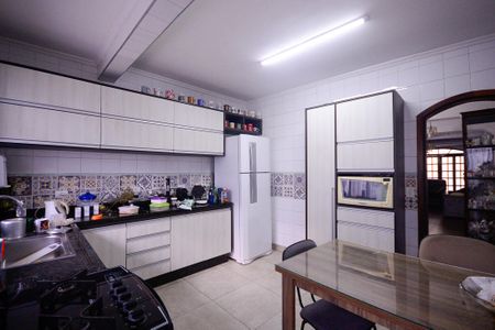 Casa à venda com 375m², 5 quartos e 3 vagas Casa à venda com 375m², 5 quartos e 3 vagasCozinha