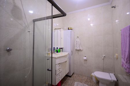 Casa à venda com 375m², 5 quartos e 3 vagas Casa à venda com 375m², 5 quartos e 3 vagasBanheiro do quarto 1