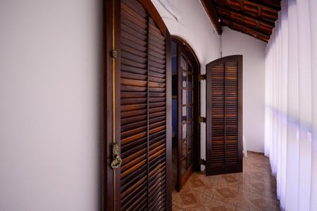 Casa à venda com 375m², 5 quartos e 3 vagas Casa à venda com 375m², 5 quartos e 3 vagasQuarto 1 - Suite