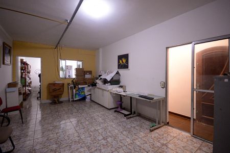 Casa à venda com 375m², 5 quartos e 3 vagas Casa à venda com 375m², 5 quartos e 3 vagasGaragem