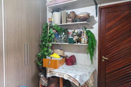 Casa à venda com 225m², 5 quartos e 4 vagas Casa à venda com 225m², 5 quartos e 4 vagasQuarto de Serviço