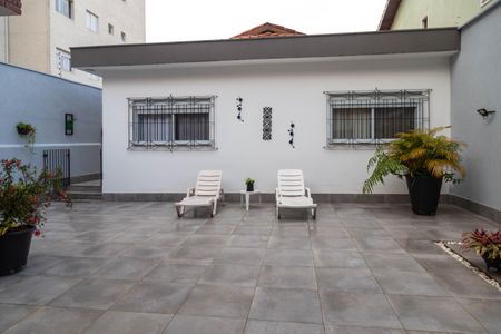 Casa à venda com 225m², 5 quartos e 4 vagas Casa à venda com 225m², 5 quartos e 4 vagasQuintal