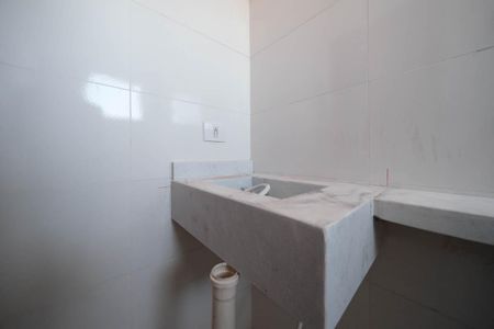 Apartamento para alugar com 41m², 2 quartos e sem vagaBanheiro