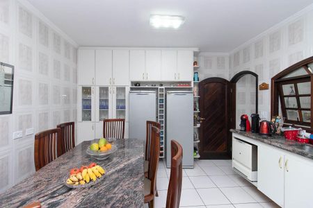 Casa à venda com 173m², 2 quartos e 2 vagas Casa à venda com 173m², 2 quartos e 2 vagasCozinha