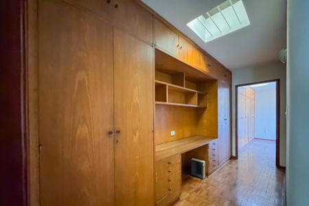 Casa à venda com 227m², 3 quartos e 3 vagas Casa à venda com 227m², 3 quartos e 3 vagasCorredor