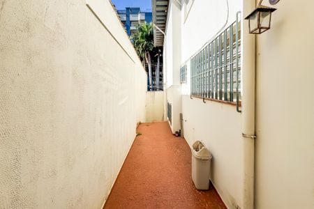 Casa à venda com 227m², 3 quartos e 3 vagas Casa à venda com 227m², 3 quartos e 3 vagasÁrea Externa