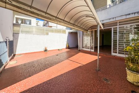 Casa à venda com 227m², 3 quartos e 3 vagas Casa à venda com 227m², 3 quartos e 3 vagasÁrea Externa