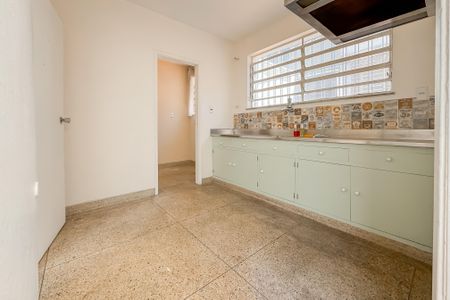 Casa à venda com 227m², 3 quartos e 3 vagas Casa à venda com 227m², 3 quartos e 3 vagasCozinha