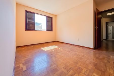 Casa à venda com 227m², 3 quartos e 3 vagas Casa à venda com 227m², 3 quartos e 3 vagasQuarto 2