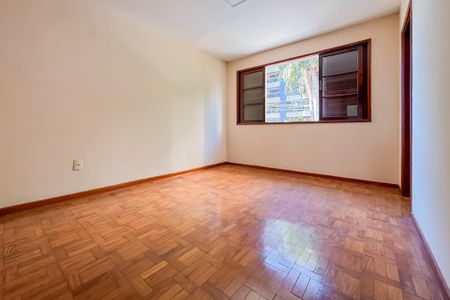 Casa à venda com 227m², 3 quartos e 3 vagas Casa à venda com 227m², 3 quartos e 3 vagasSuíte