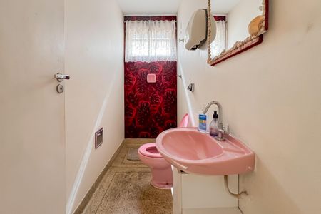 Casa à venda com 227m², 3 quartos e 3 vagas Casa à venda com 227m², 3 quartos e 3 vagasLavabo