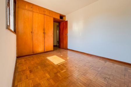Casa à venda com 227m², 3 quartos e 3 vagas Casa à venda com 227m², 3 quartos e 3 vagasQuarto 1