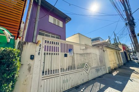 Casa à venda com 227m², 3 quartos e 3 vagas Casa à venda com 227m², 3 quartos e 3 vagasFachada