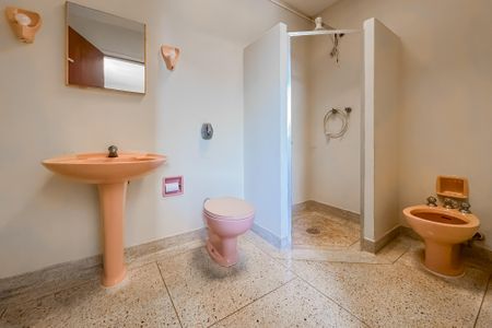 Casa à venda com 227m², 3 quartos e 3 vagas Casa à venda com 227m², 3 quartos e 3 vagasBanheiro da Suíte