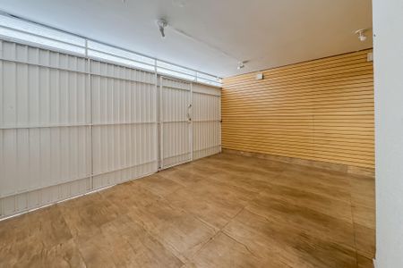 Casa à venda com 227m², 3 quartos e 3 vagas Casa à venda com 227m², 3 quartos e 3 vagasGaragem