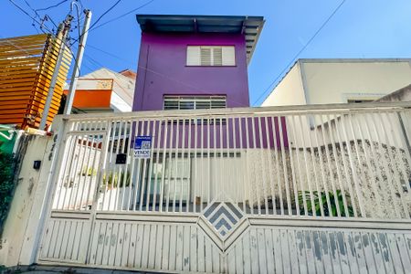Casa à venda com 227m², 3 quartos e 3 vagas Casa à venda com 227m², 3 quartos e 3 vagasFachada